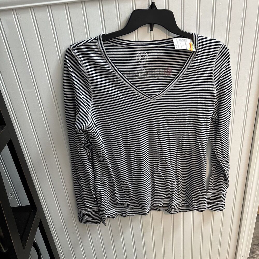 Women XL SO The Perfect Tee V Neck Stripe Shirt Blue White Casual NWT Chest 38"